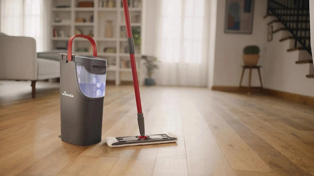 Vileda H2PRO Flat Mop Reinigungsset mit Zweitanksystem und Stiel